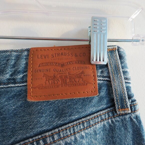 LEVI'S Ribcage Pleated Cropped Wide Leg Jeans in Now and Then Wash - Size US 24 - Picture 12 of 15